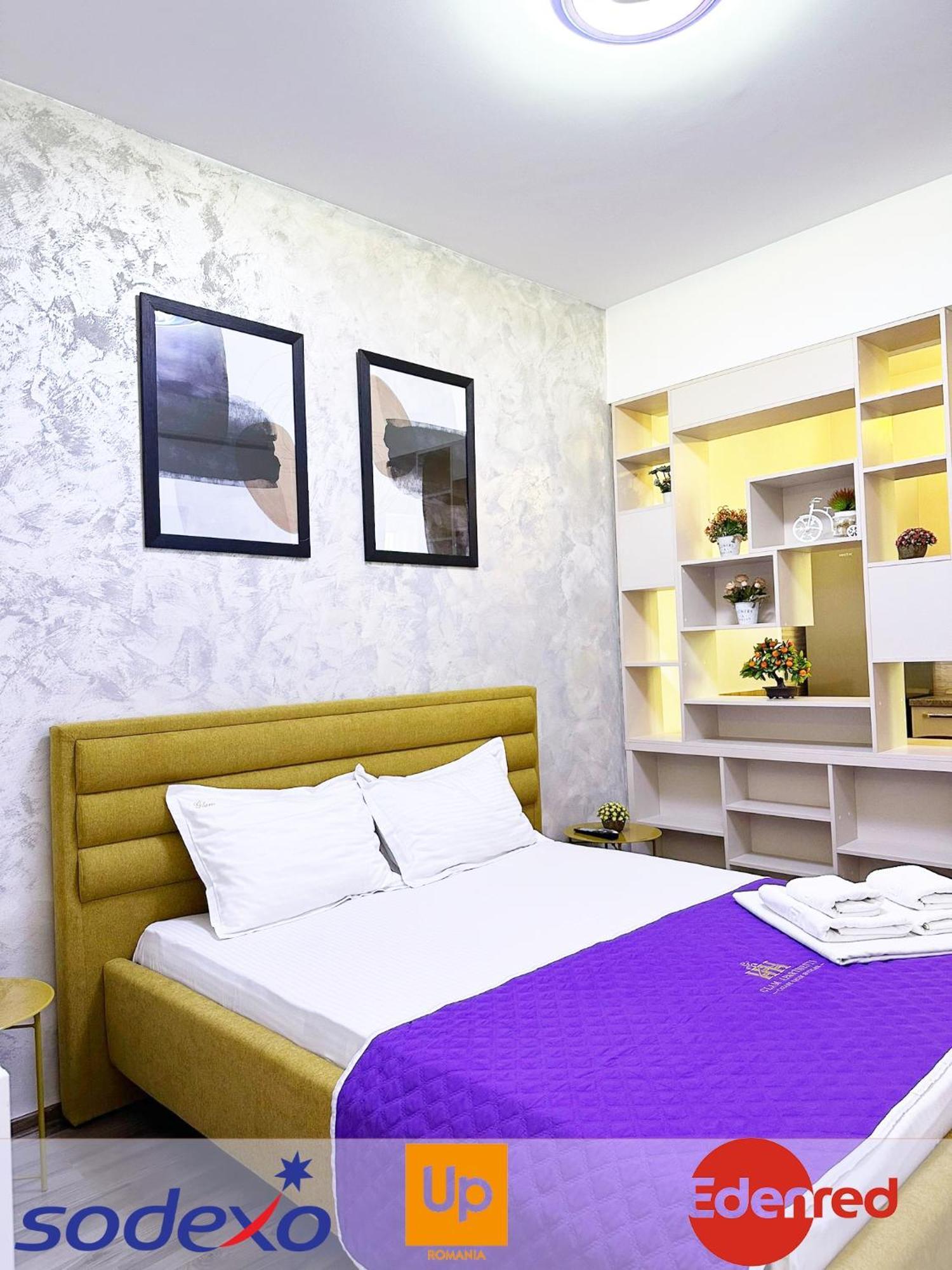 Studios & Apartments Palas By Glam Apartments 雅西 外观 照片